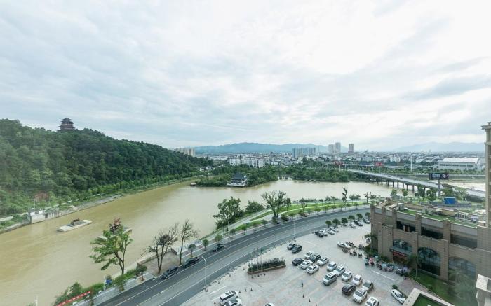 Anfu Jiangjing Hotel
