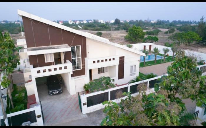ECR INN - Luxury 3BHK Beach Villa, Cheyyur