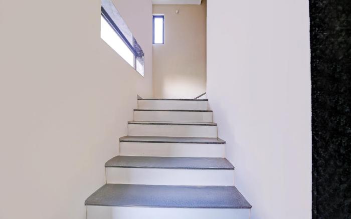 Townhouse Kanak Smart City Near Aurobindo Hospital Formerly Hotel Aashiyana