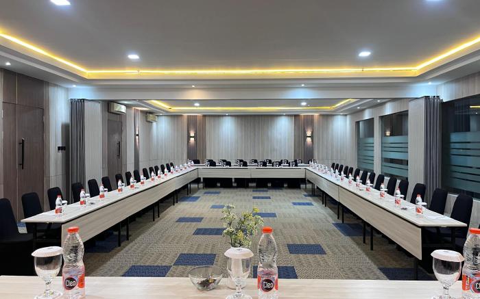 LYNN Hotel Tuban