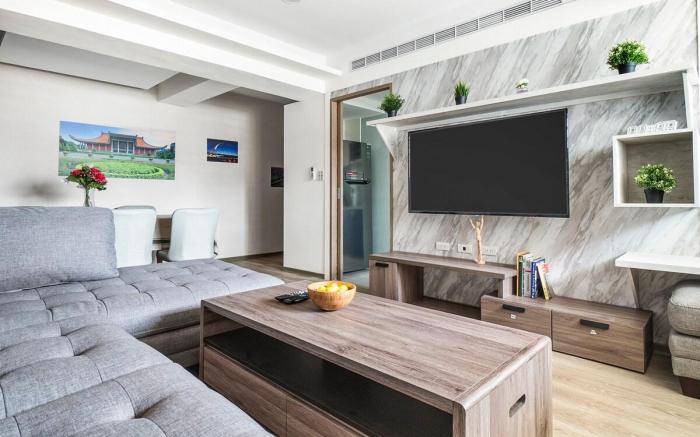 Modern 3B3b, 1 Min to Taipei Main Station MRT Y17