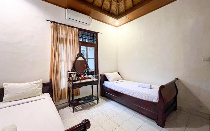 RedDoorz @ Garden Suly Villa Peliatan Ubud