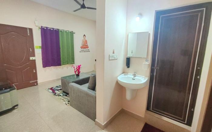 Couple Friendly Cozy City View 1BHK Homestay X5