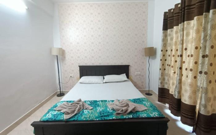 1BHK-5 /AC/ Backup/Pool 5min to Candolim Beach