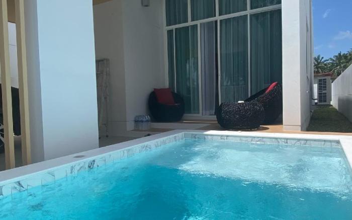 The Garnet Light Pool Villa Aonang