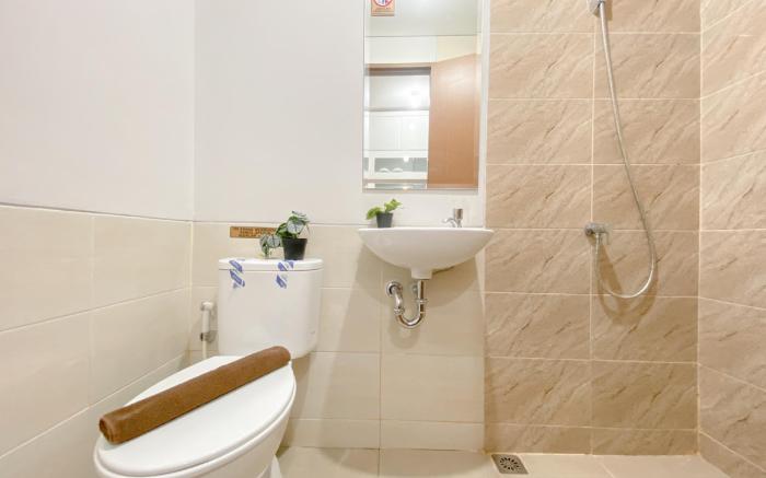 Great Deal Studio Apt Transpark Juanda By Travelio