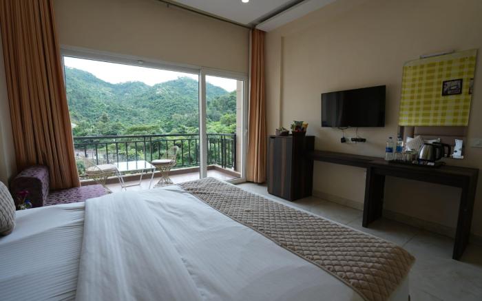 Royal Suites, Chakki Mor