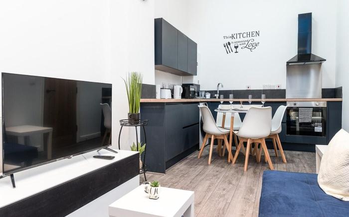 Deluxe 2 Bedroom Apartment In City Centre