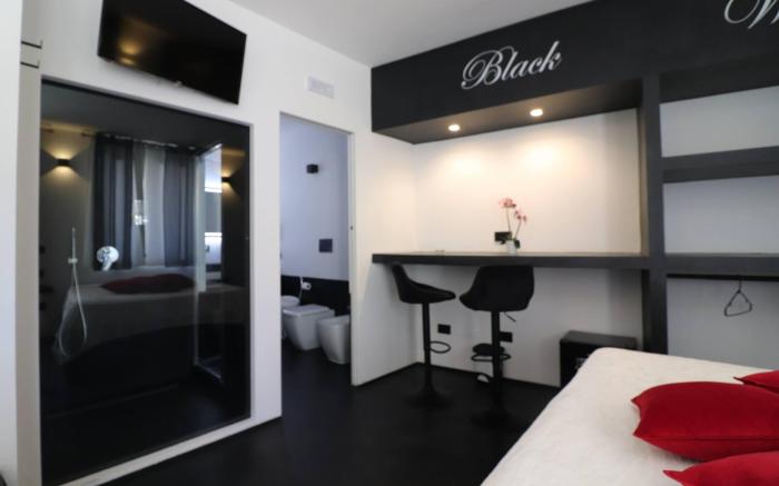 BlackWhite Otranto Suite