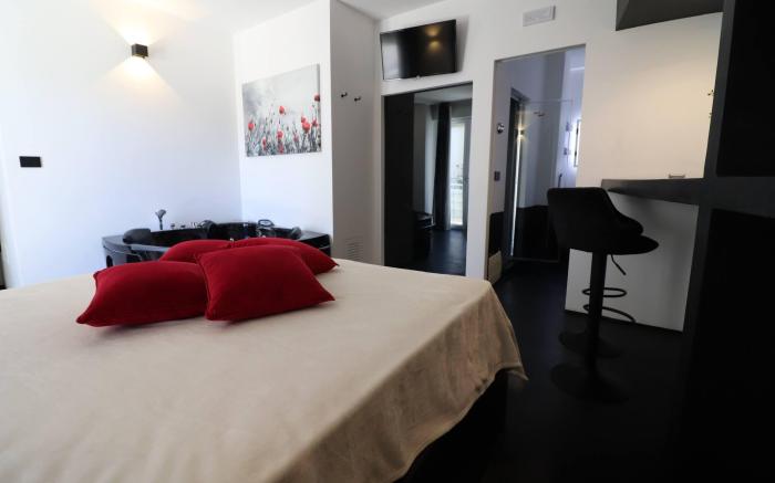 BlackWhite Otranto Suite