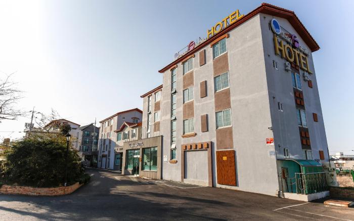 Ocean Family Hotel