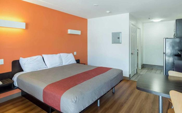 Motel 6 Greenville, SC