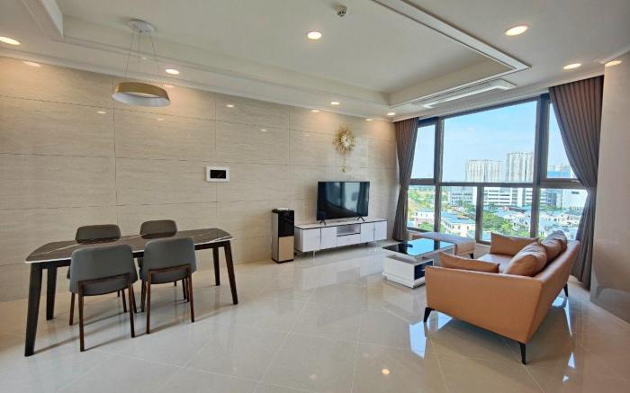 Starlake DAEWOO Apartments by Emily