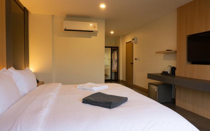 BOX BOX Hotel and Sports Restaurant