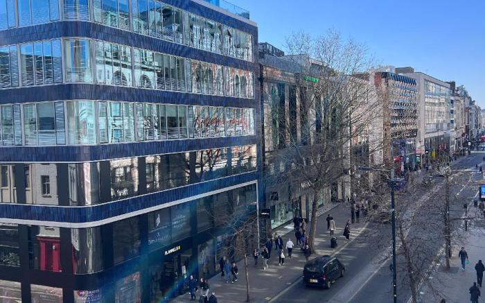 Oxford Street Apartments by Advan