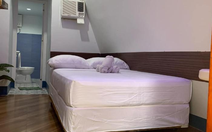 QUEEN FREYA'S A-HOUSE