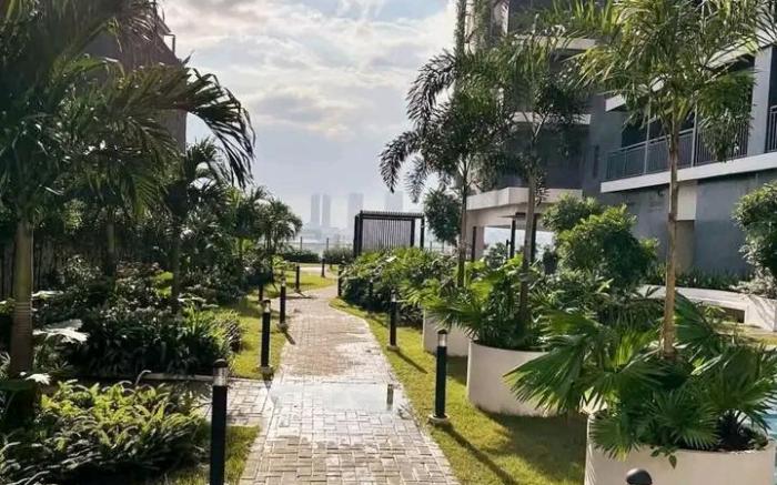 RED RESIDENCES MAKATI By ARQ Staycation 