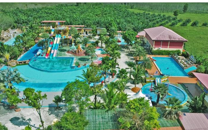 Trang Oasis Waterpark Hotel