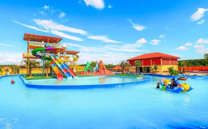 Trang Oasis Waterpark Hotel