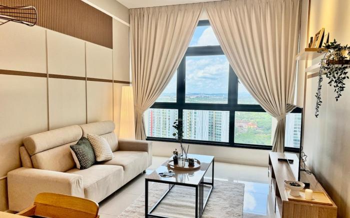 PR1912 Paradigm Mall Residence 3BR 8Pax