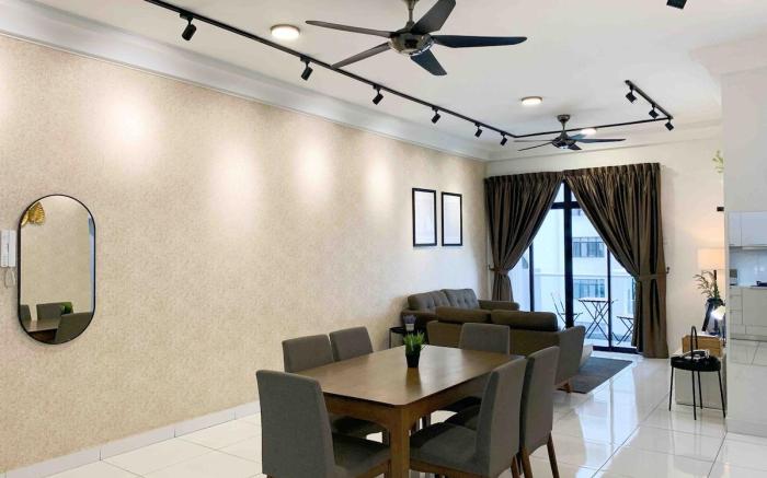 PB1108 3BR beside Paradigm Mall