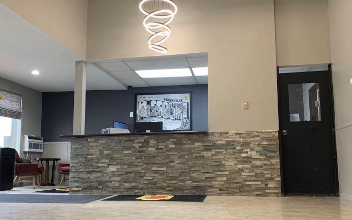 Super 8 by Wyndham Kirksville-University Area  