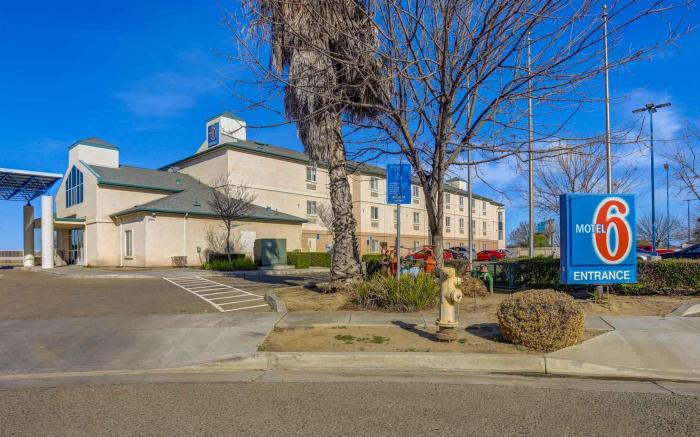 Motel 6 Lemoore, CA