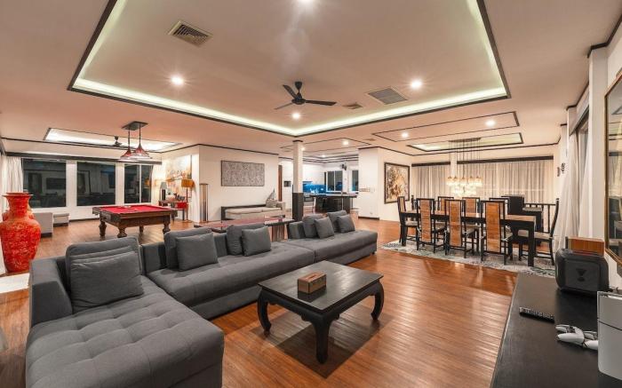 Huge 21M Pool 5-BR 1Km 2 Kamala Beach V175