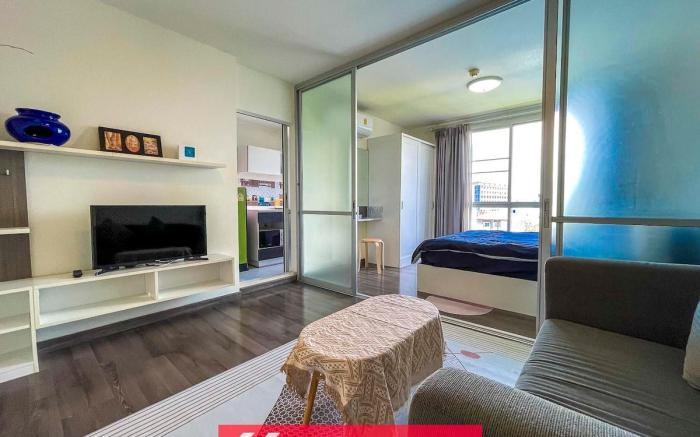 Apartment in Local Area, Big Pool, Gym and Quiet