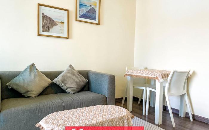 Apartment in Local Area, Big Pool, Gym and Quiet