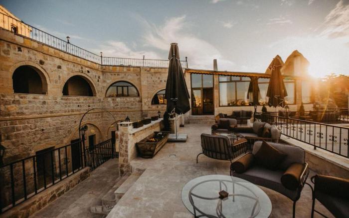 Kismet Cave Mansion