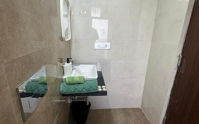 2BHK Apartment in Malad by Florastays
