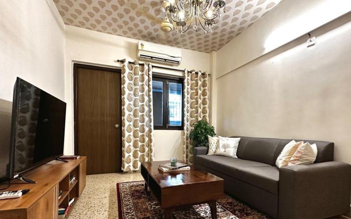 Plush Bandra West | 1BHK Apartment & Workspace