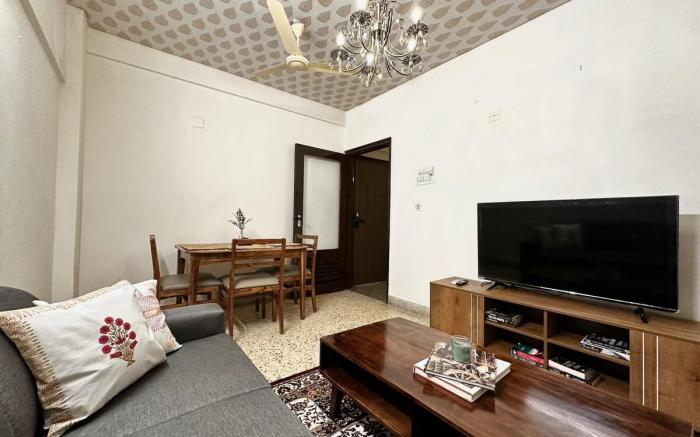 Plush Bandra West | 1BHK Apartment & Workspace