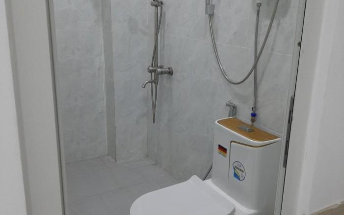 Single windowless room
