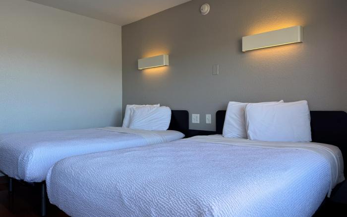 Motel 6 Simi Valley, CA