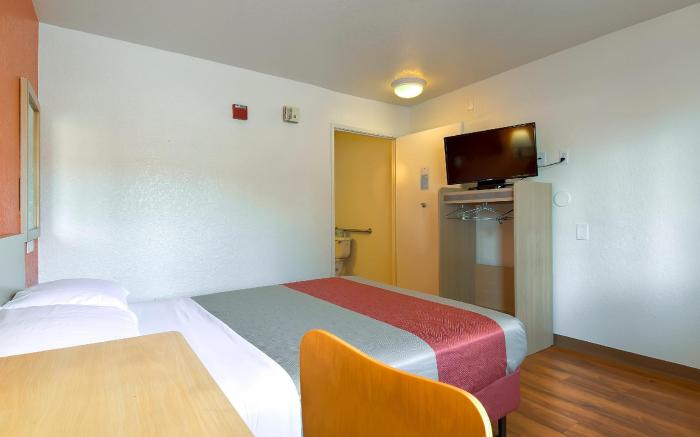 Motel 6 Westminster, CA - South - Long Beach Area