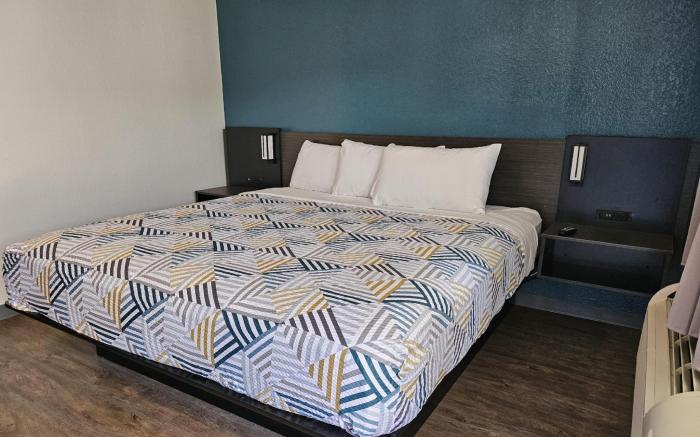 Motel 6 Westminster, CA - North