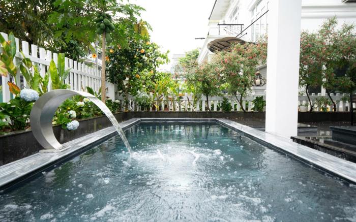 DELUXE VILLA II . 5 phòng ngủ trung tâm tp