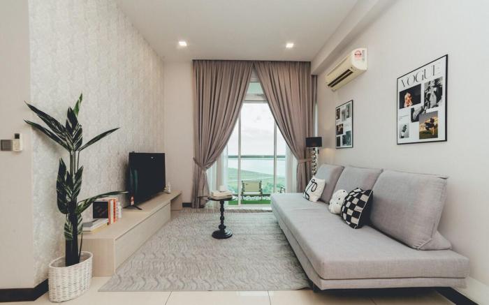Paragon Residence The Modish 3BR7pax Balcony