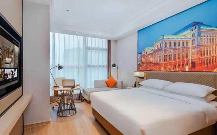 Vienna International Hotel Baolong Metro Station