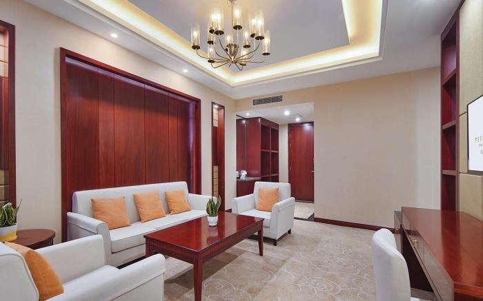 7 Days Premium Beijing Fengtai Station Headquarters Base