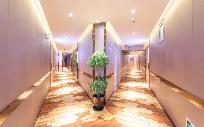 James Joyce Coffetel Beijing Wangfujing Beijing Railway Station