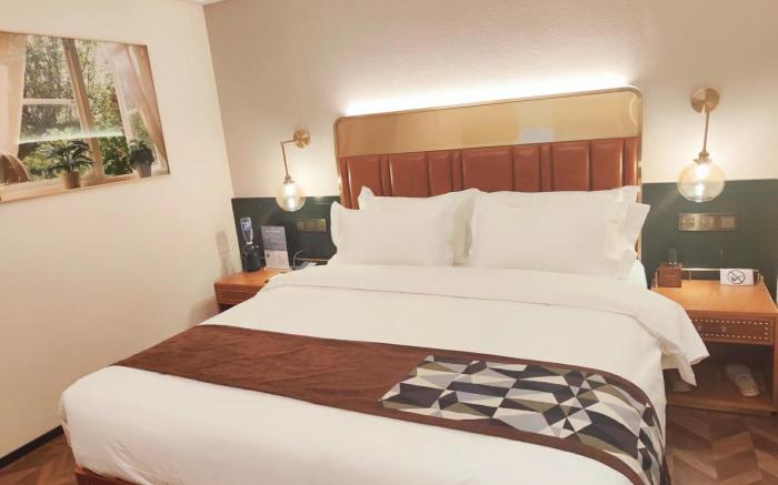 James Joyce Coffetel Beijing Huojian Wanyuan Metro Station