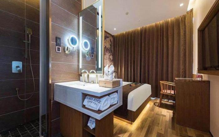 James Joyce Coffetel Beijing Guomao Sihui East Metro Station