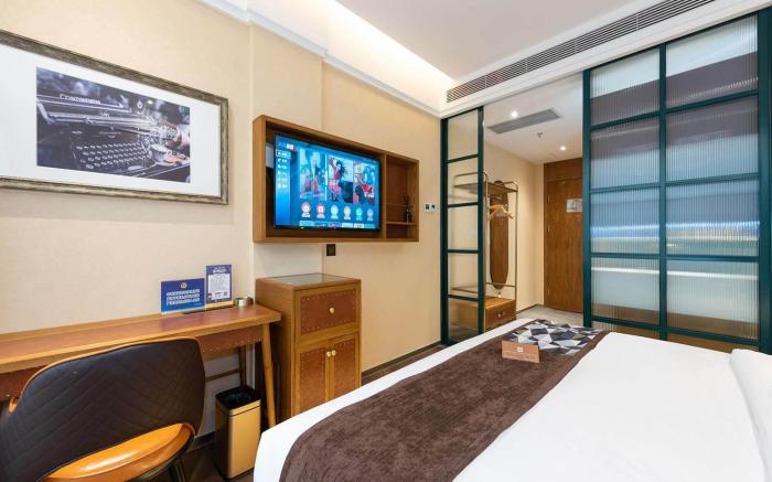 James Joyce Coffetel Beijing Fengtai Huaxiang Tiantan Hospital Xinfadi Metro Station