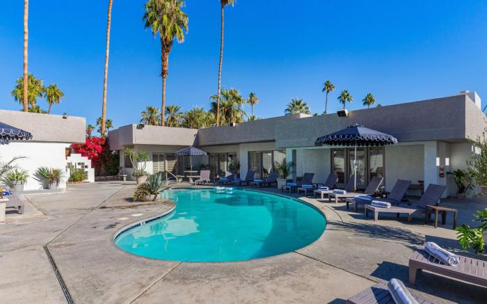 Casa Oliver Hotel & Resort - A Gay Men's Resort
