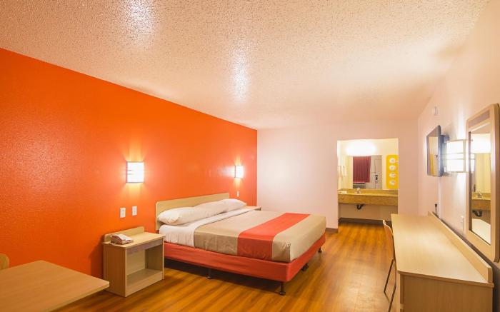 Motel 6 Des Moines, IA - North