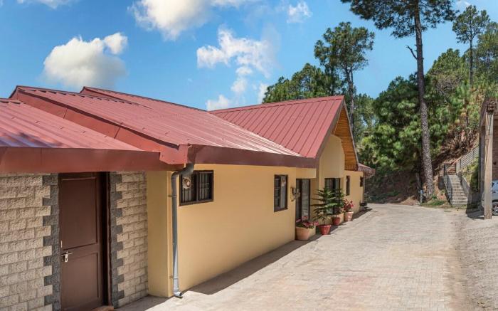3 Br Harrington Villa | Kitchen| Living room |AC