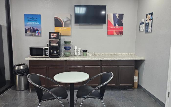 Motel 6 Memphis, TN - Graceland